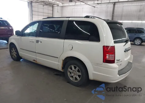 2010 Chrysler Town & Country Touring из США, поврежденный, VIN 2A4RR5D15AR212357